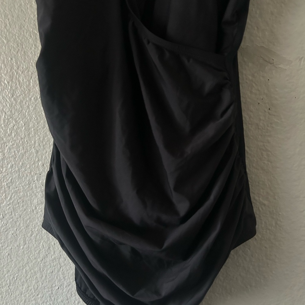 Miradonna By MIRACLESUIT Women’s one pc Swimsuit Black sz 16 no padding - Picture 4 of 10